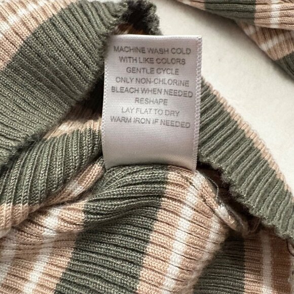 Striped Olive & Beige Ribbed Knit Long Sleeve Cropped Sweater Womans Juniors M - Picture 7 of 11